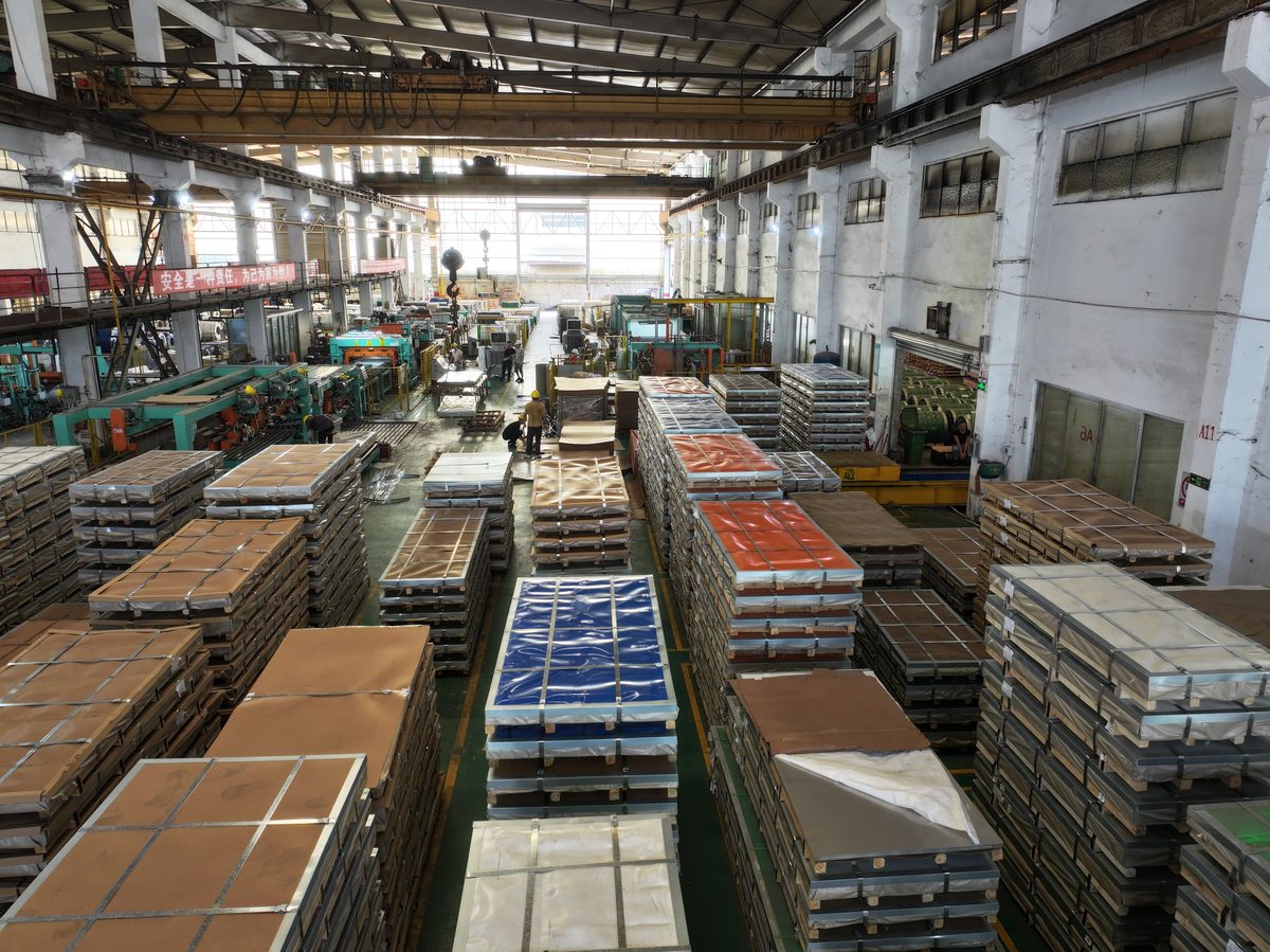 Stainless sheets packed under blue PE protective film